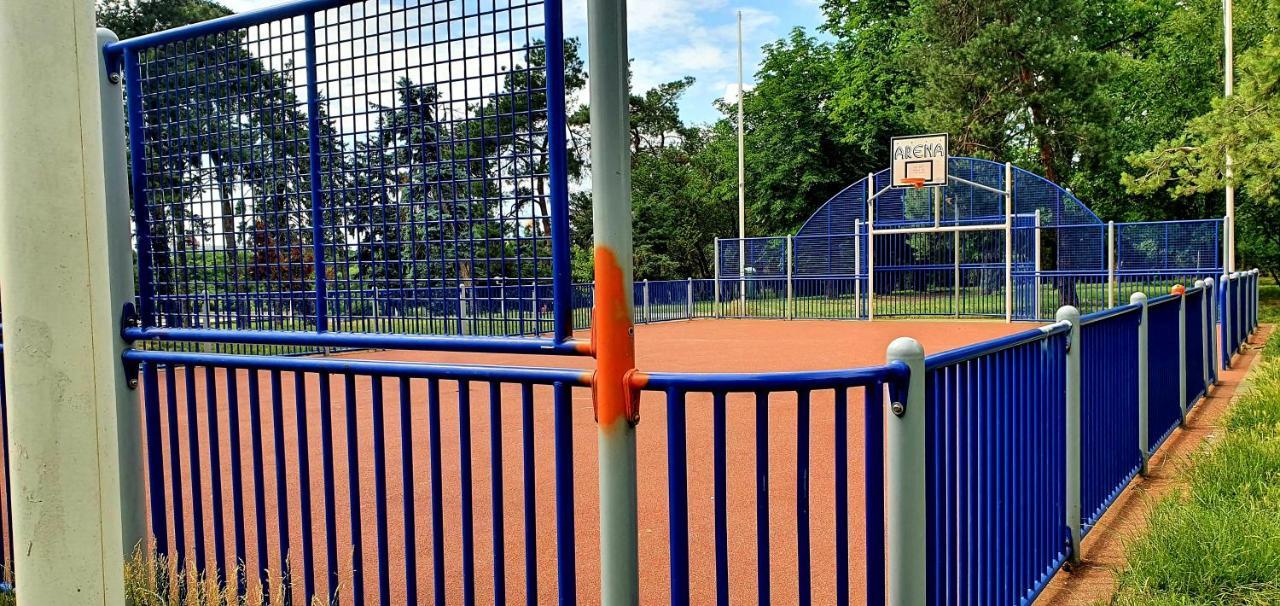 Between Parks - King Bed - Central - Football Field Bükreş Dış mekan fotoğraf